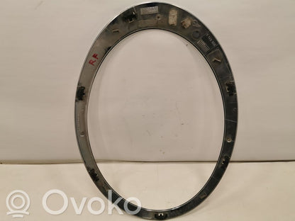 Priekšējā luktura dekoratīvā apdare