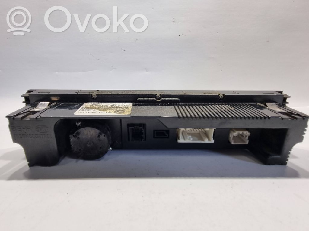 Air conditioning / climate control / interior heating control unit (in the passenger compartment)