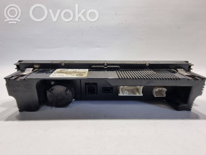 Air conditioning / climate control / interior heating control unit (in the passenger compartment)
