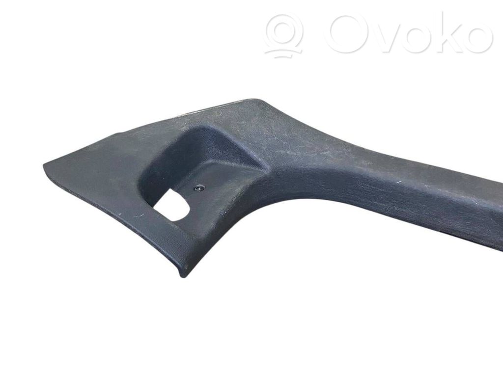 Priekšējā sliekšņa dekoratīvā apdare (iekšējā)