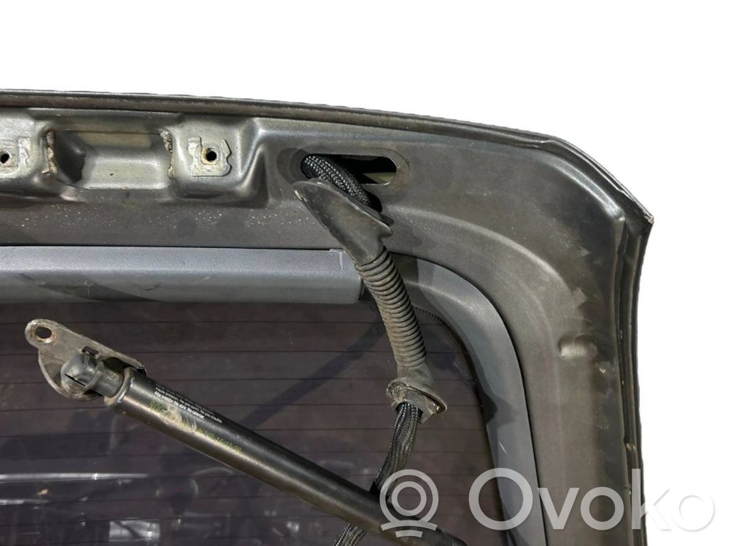 Aizmugurējais pārsegs (bagāžnieks)