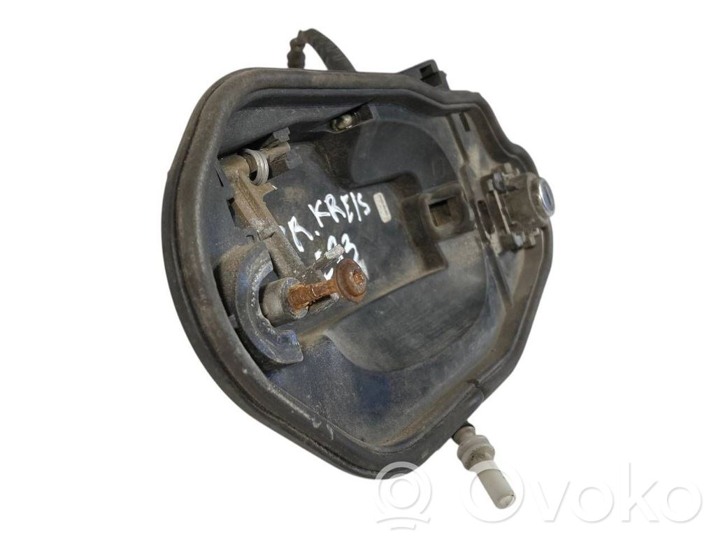 Priekšpusē turētājs / kronšteins ārējam atvēršanas rokturim