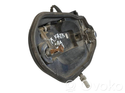 Priekšpusē turētājs / kronšteins ārējam atvēršanas rokturim