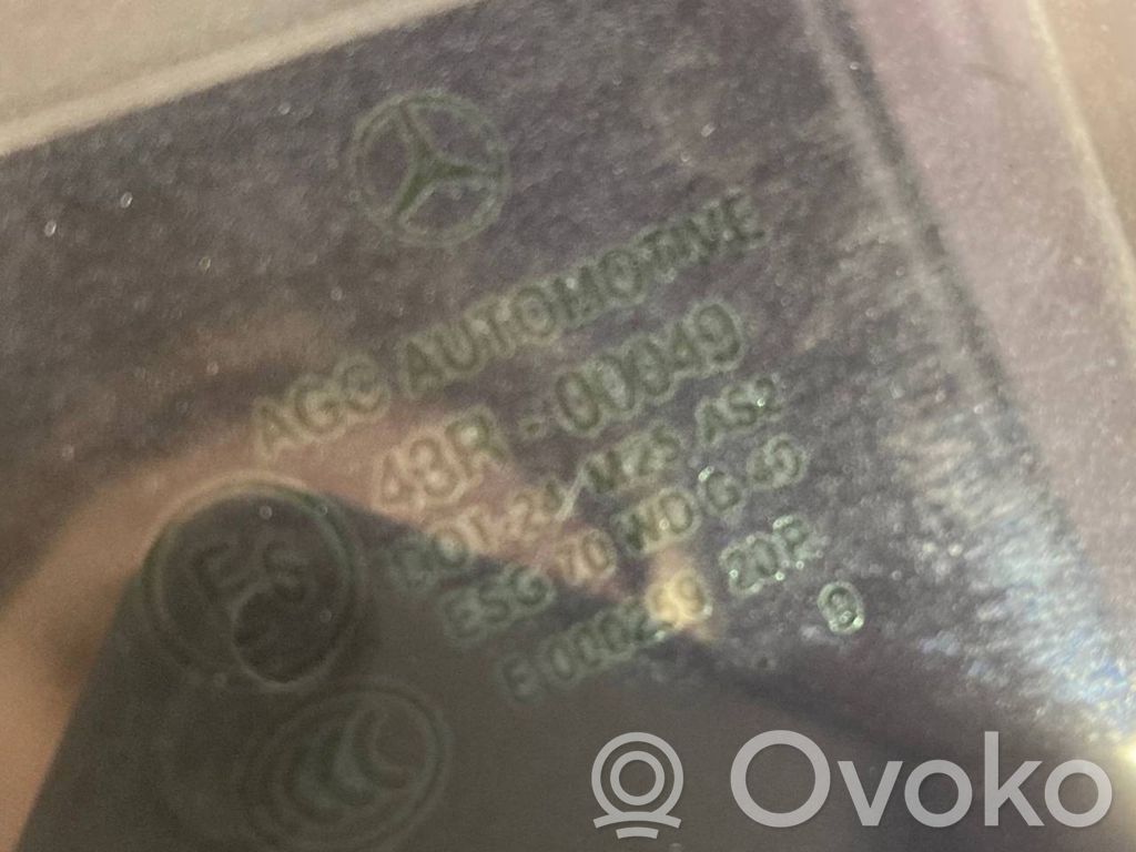 aizmugurējo durvju stikls