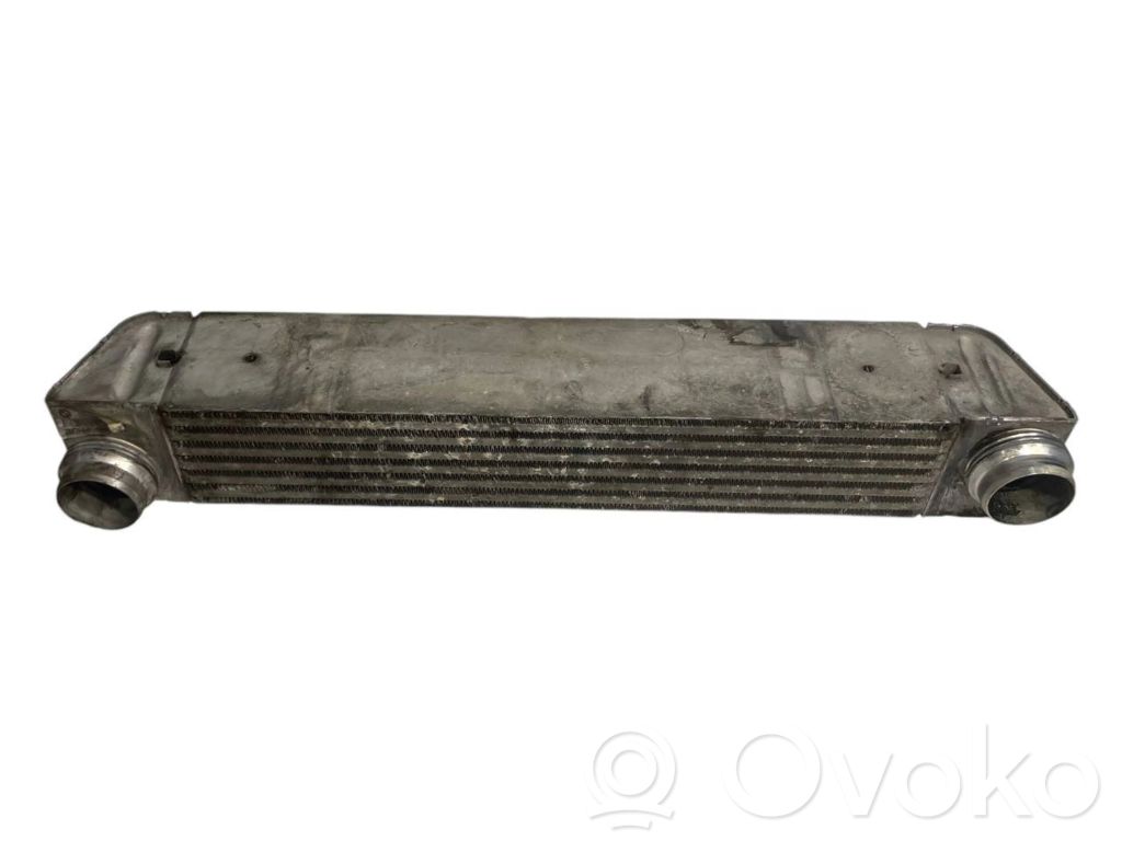 Starpdzesētāja radiators