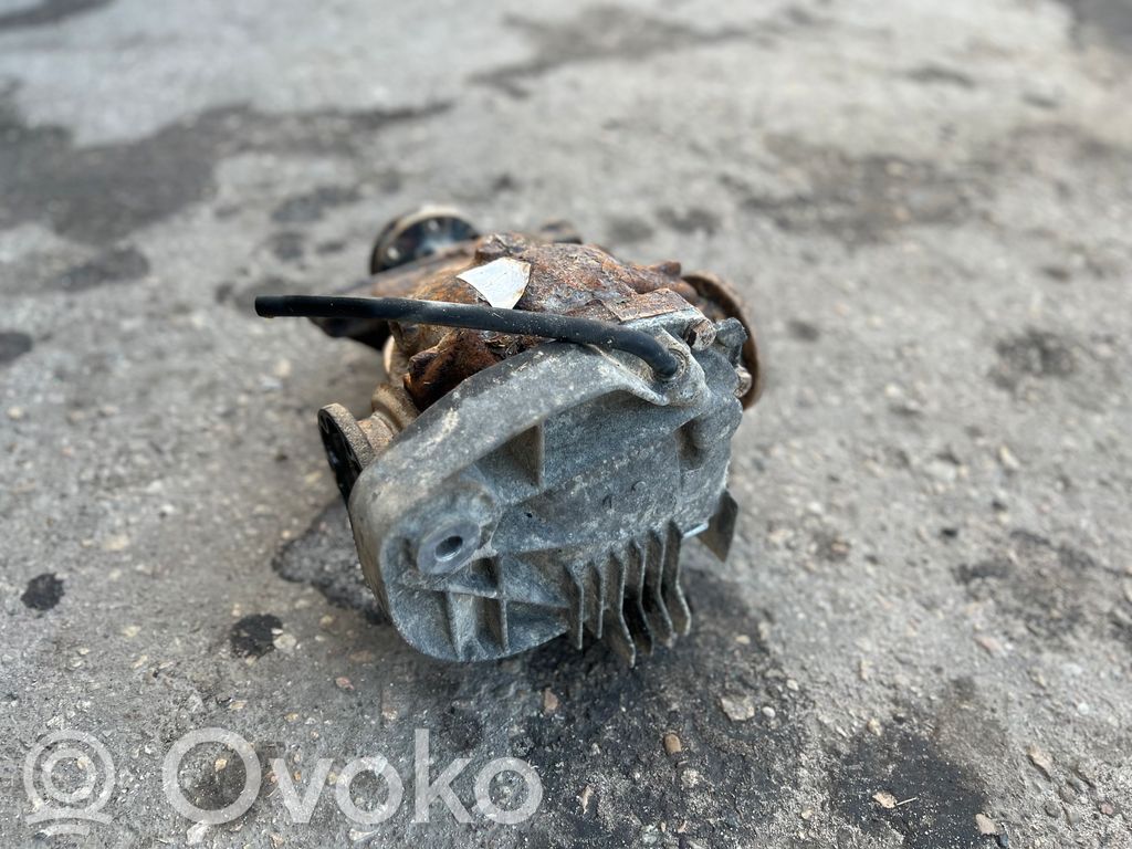 Aizmugurējais reduktors