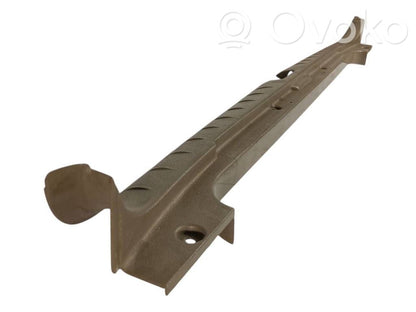 Bagāžnieka sliekšņa dekoratīvā apdare