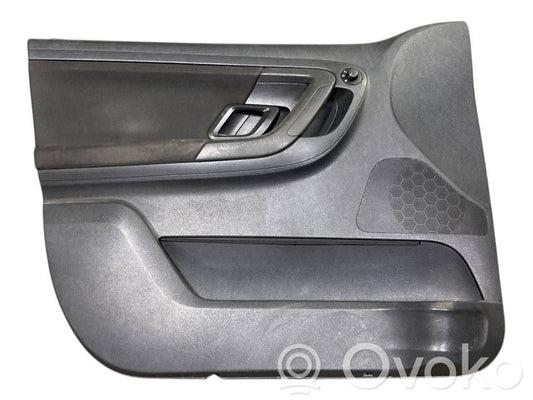 Priekšējo durvju apdare