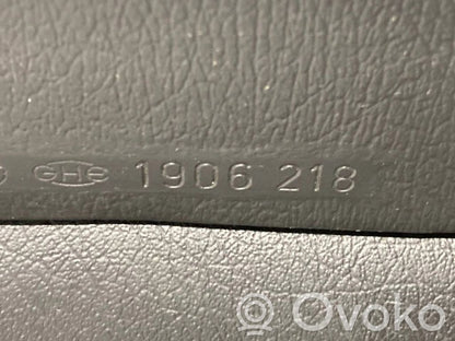 Apšuvums aizmugurējām durvīm