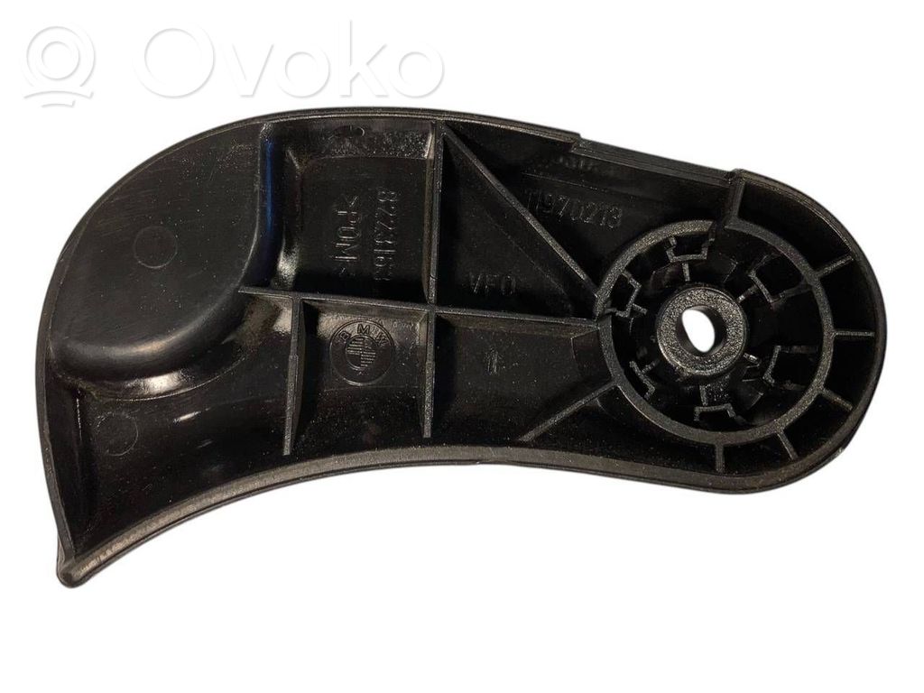 Dzinēja pārsega attaisīšanas rokturītis