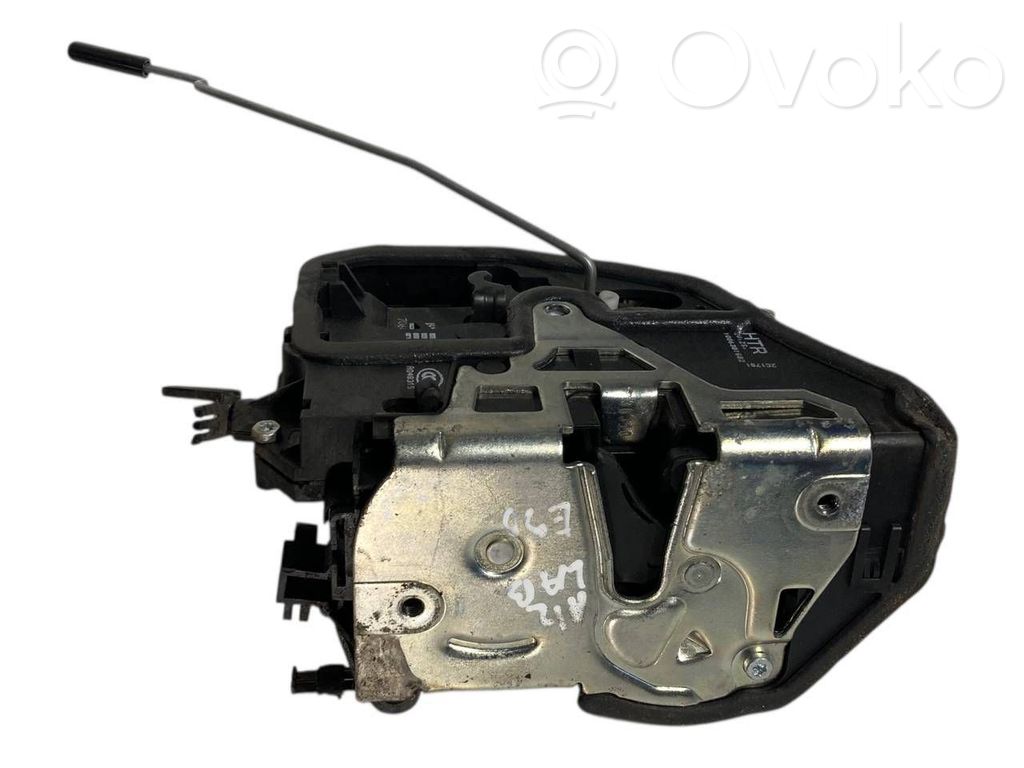 Aizmugurē slēdzene