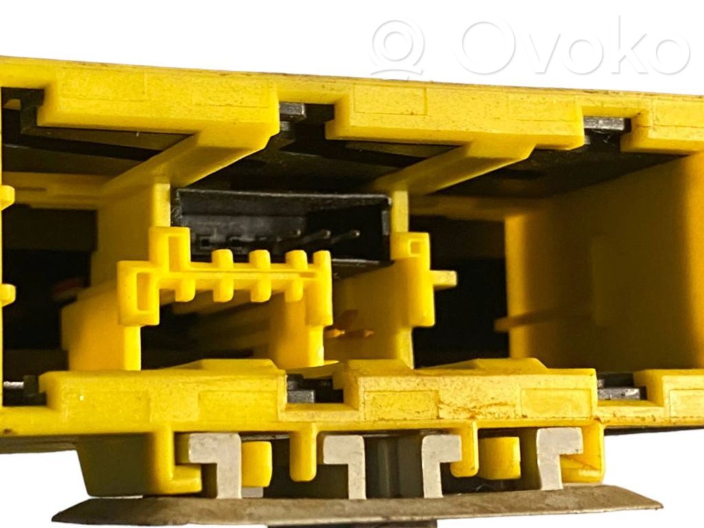 Priekšējās jostas sprādze