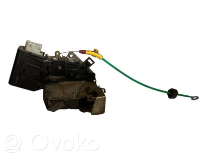 Замок сзади