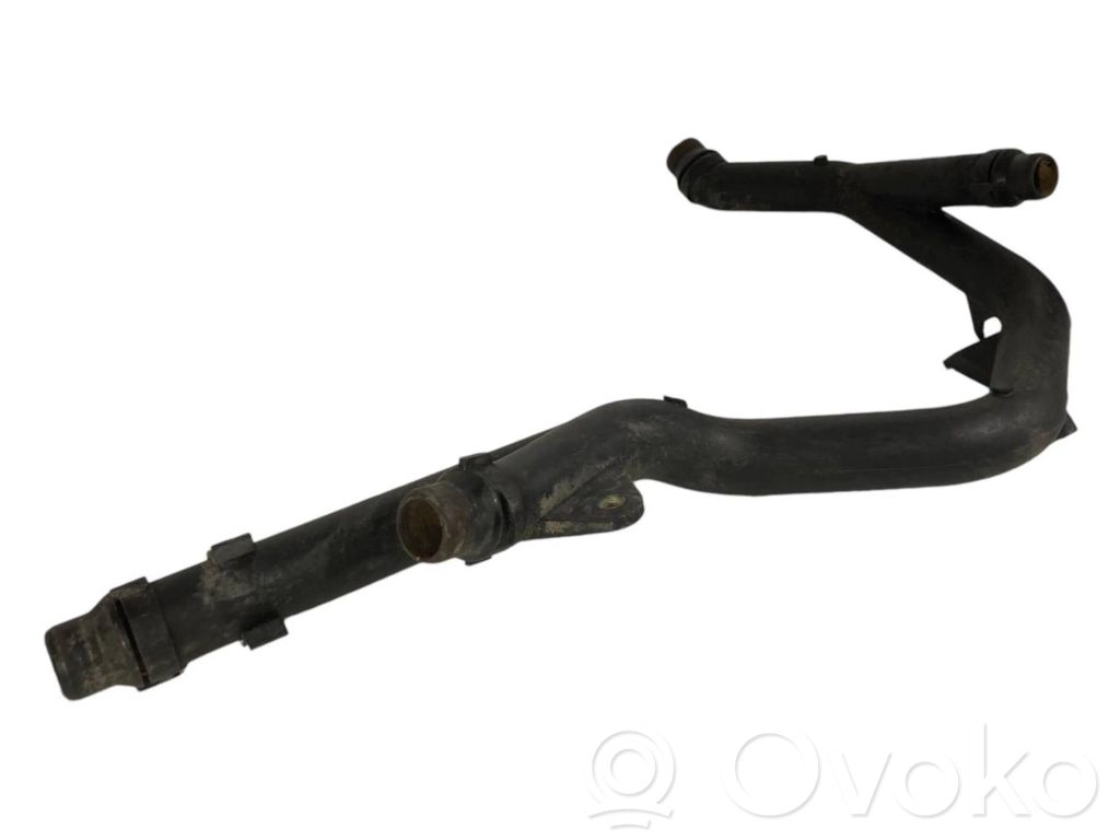 Caurulīte (-es) / šļūtene (-es)