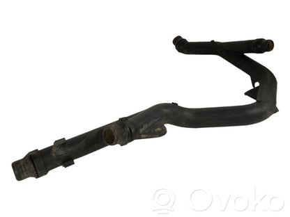 Caurulīte (-es) / šļūtene (-es)