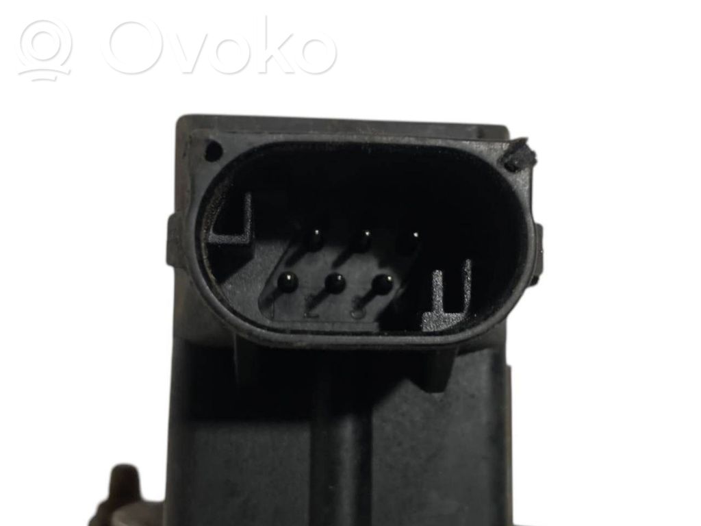 Augstuma sensors (priekšējo lukturu)