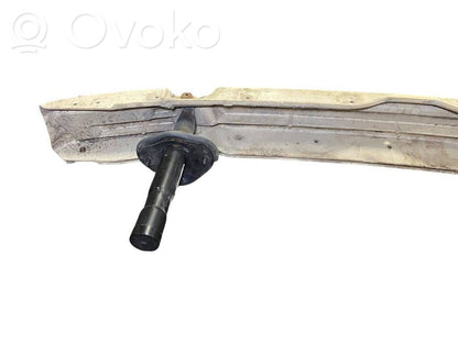 Aizmugurē bampera balka