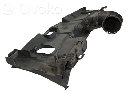 Dzinēja pārsega slēdzenes dekoratīvā apdare