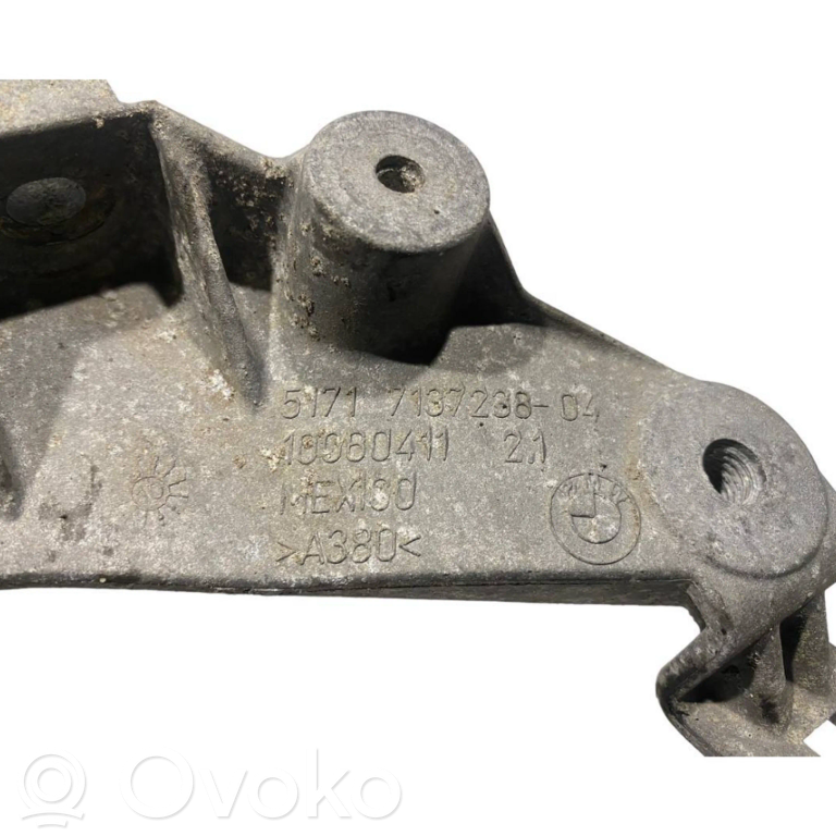 Pārnesumkārbas stiprinājuma kronšteins