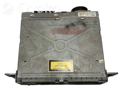 Radio / CD/DVD atskaņotājs / navigācija