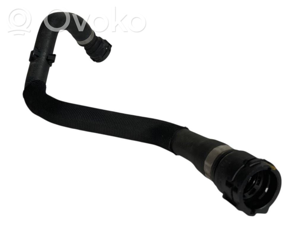 Caurulīte (-es) / šļūtene (-es)