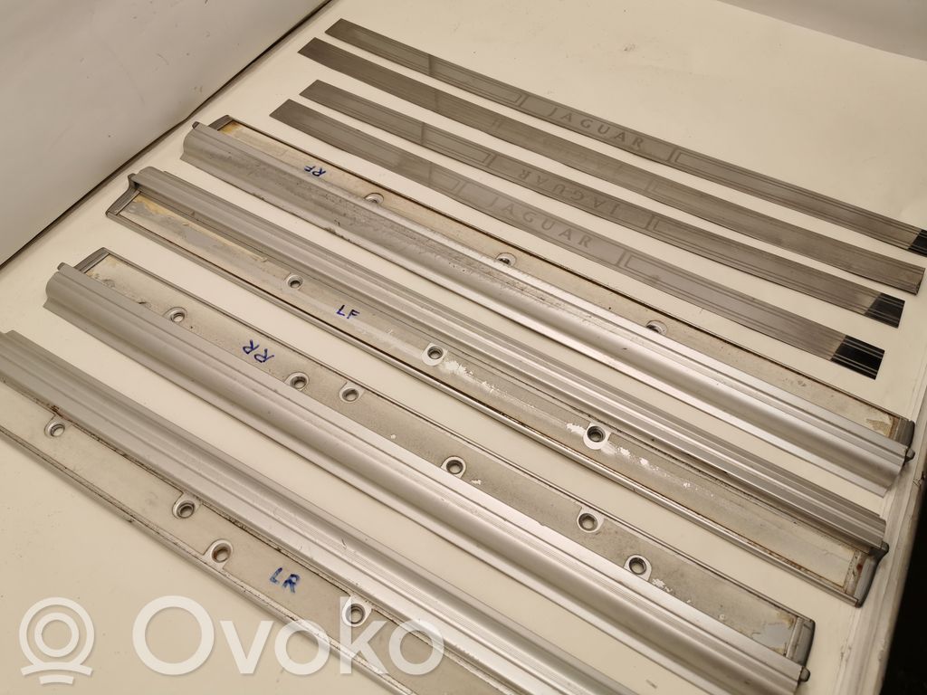 Door sill trim kit (inner)