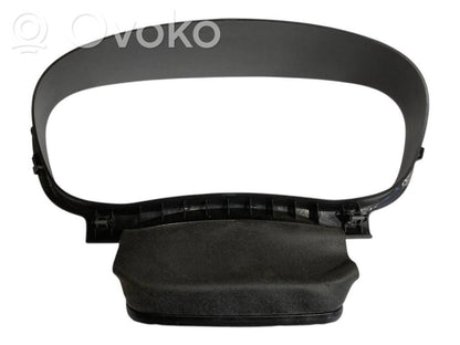 Instrumentu paneļa dekoratīvā apdare