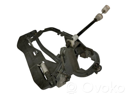 Держатель/кронштейн для внешней ручки открывания спереди