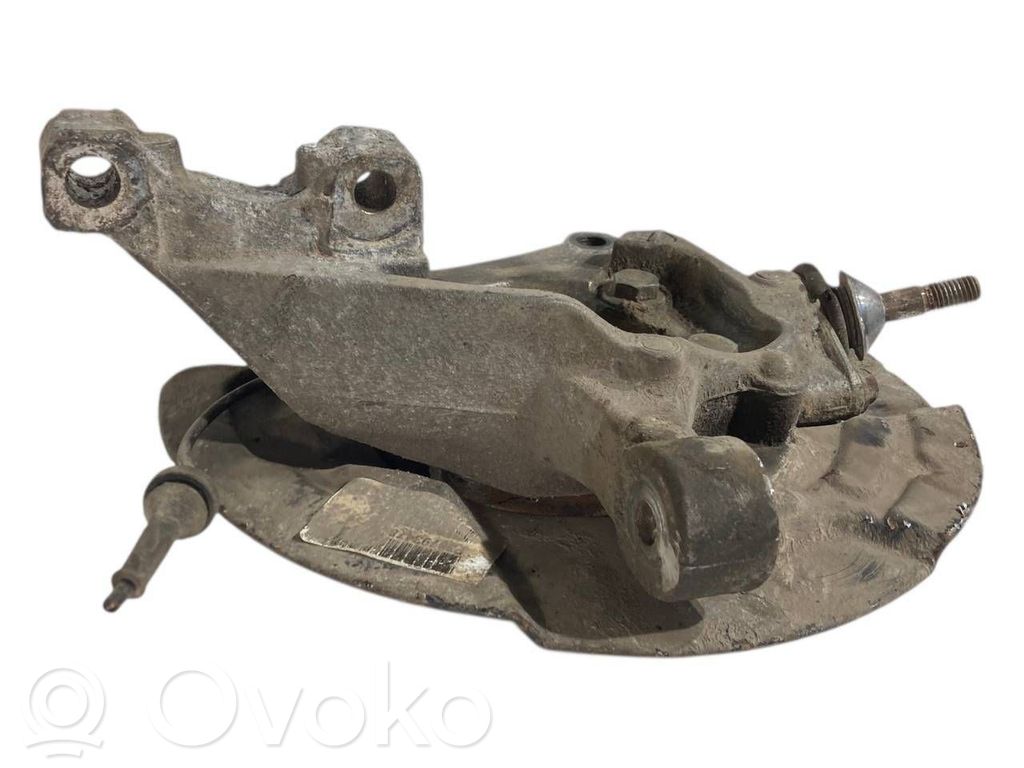 Priekšējā riteņa rumbas vārpstas šarnīrs (stupica, capfa)