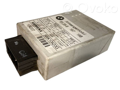 Piekabes āķa vadības bloks