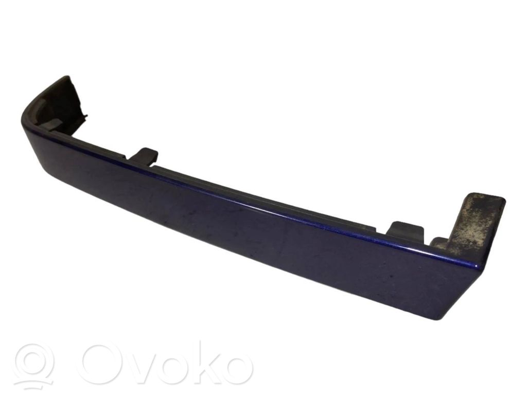 Aizmugurējā luktura dekoratīvā apdare