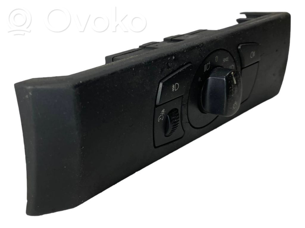 Headlight switch