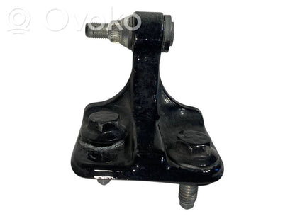 Aizmugurē augšējā vira (eņģe)