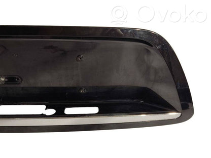 Bagāžnieka numura zīmes apgaismojuma līste