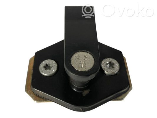 Петля для блокировки спереди