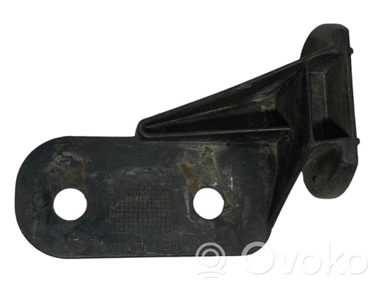 Priekšpusē bampera turētājs