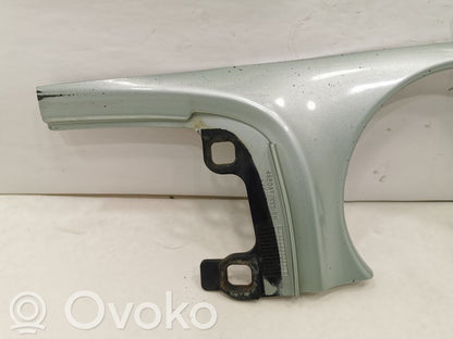 Priekšējā luktura dekoratīvā apdare