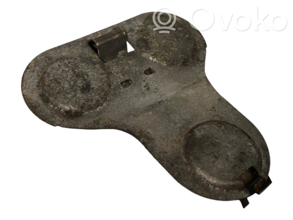 Cita veida dzinēja nodalījuma detaļa