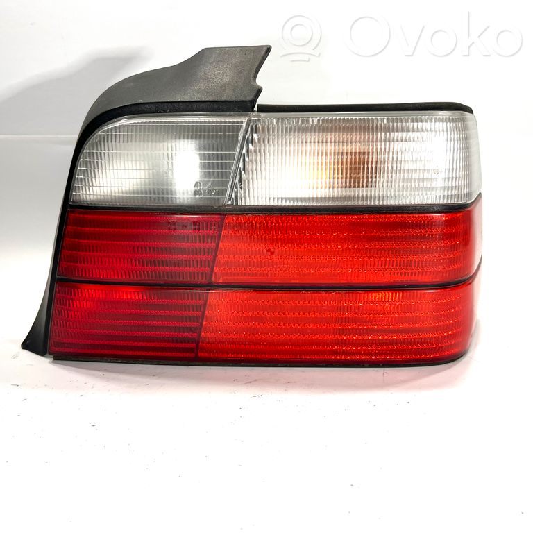 Aizmugurējo lukturu komplekts