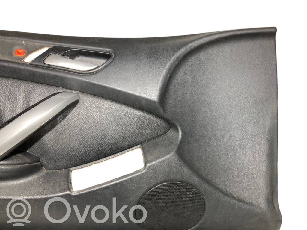 Priekšējo durvju apdare