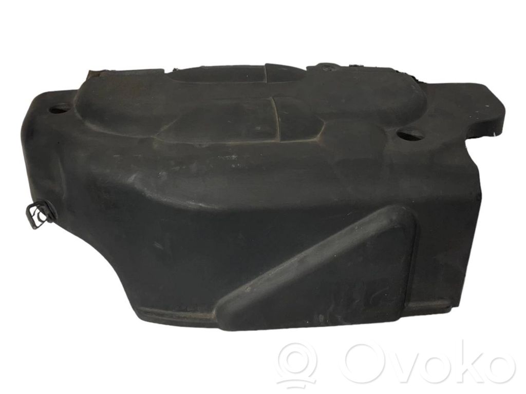 Крышка двигателя (декоративная отделка)