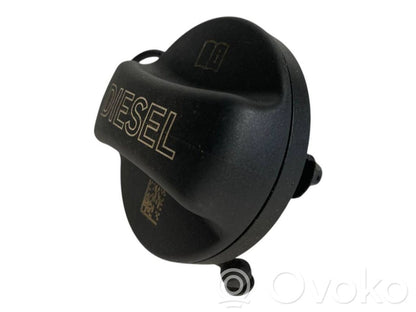 Screw-on fuel tank cap