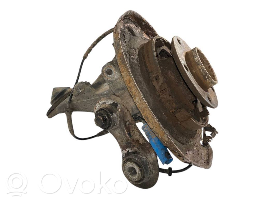 Aizmugurē riteņa rumbas vārpstas šarnīrs (stupica, capfa)