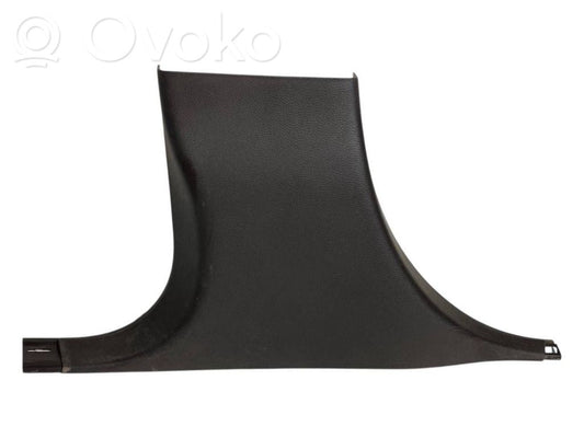 (B) statņa dekoratīvā apdare (apakšdaļa)