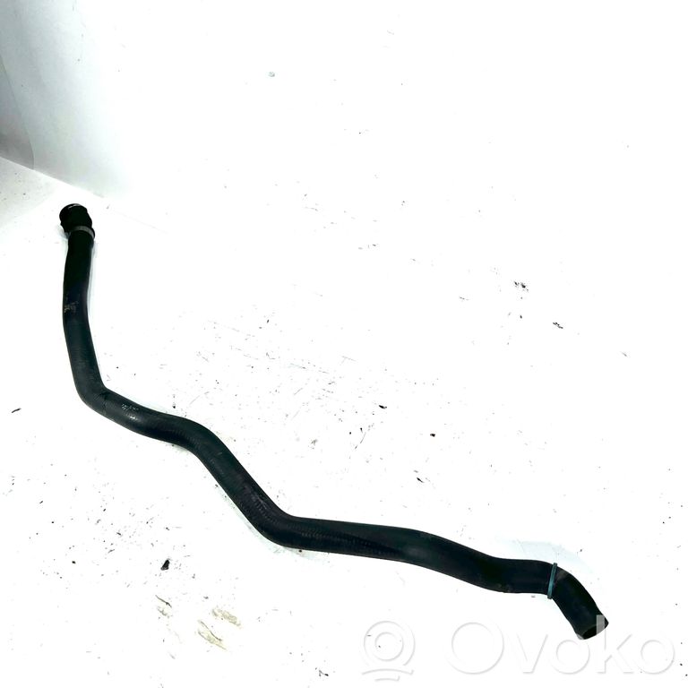 Caurulīte (-es) / šļūtene (-es)