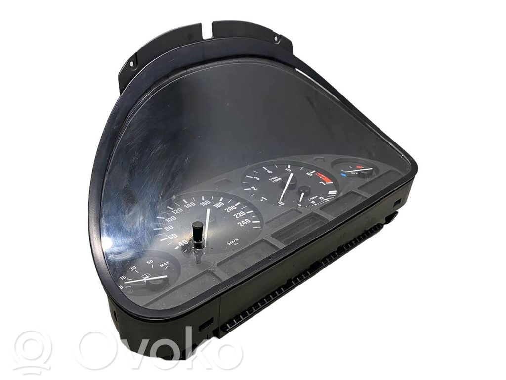 Speedometer (in the instrument panel)