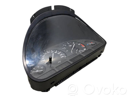 Spidometrs (instrumentu panelī)