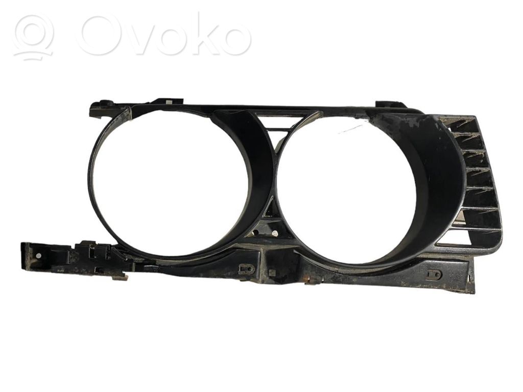 Priekšējā luktura dekoratīvā apdare