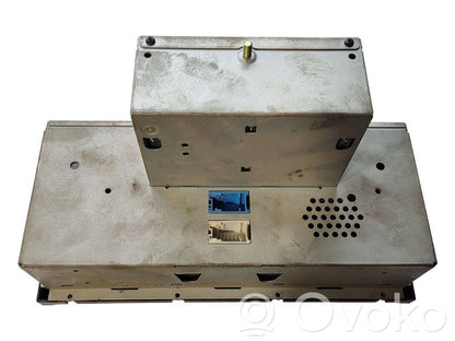 Radio / CD/DVD atskaņotājs / navigācija