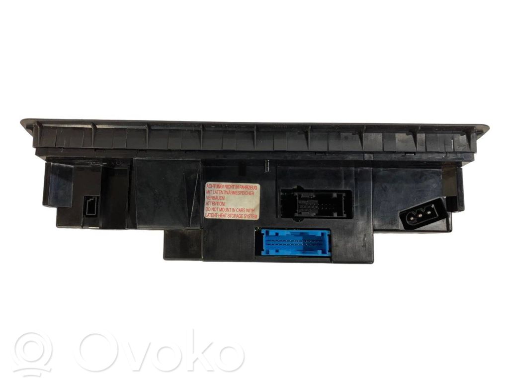 Gaisa kondicioniera / klimata kontroles / salona apsildes vadības bloks (salonā)